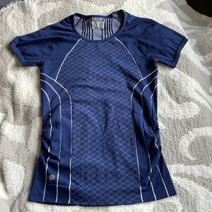 ⭐️ Athleta navy blue workout short sleeve